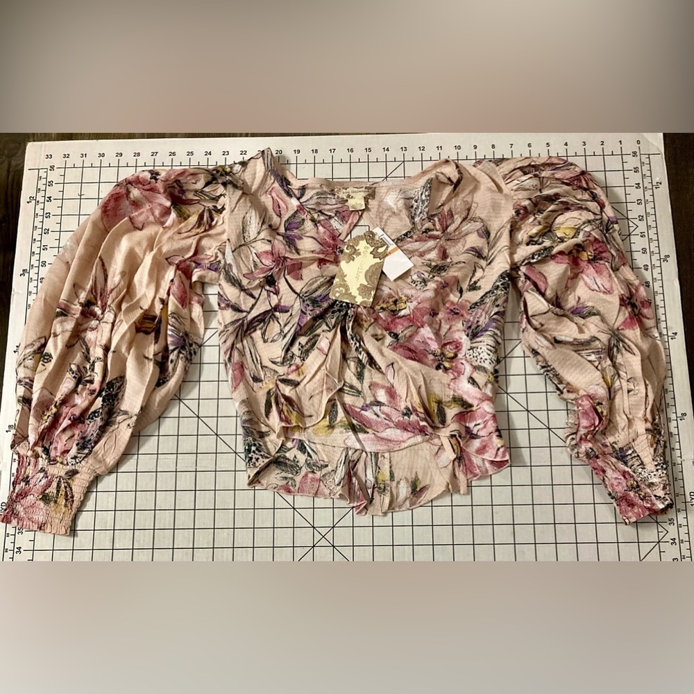 NWT‎  Band of Gypsies Women’s Size Small Long Sleeve Floral Print Crop Top